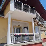 Tavirózsa Apartamento *