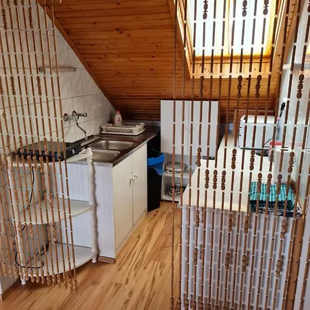 Apartman Tavirózsa *