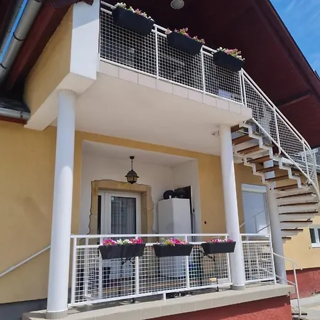 Tavirozsa Apartment *