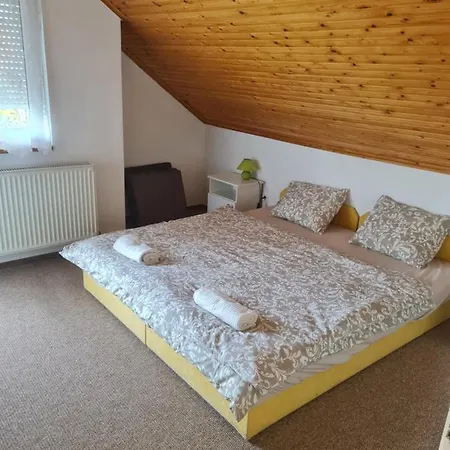Tavirózsa *