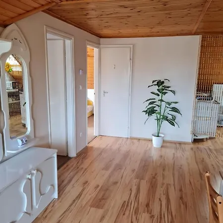 Tavirózsa Apartamento *
