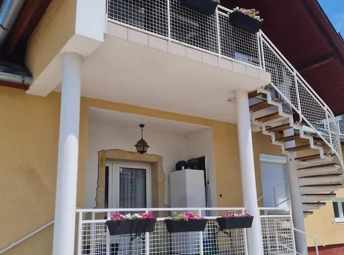 Tavirozsa Apartmán *